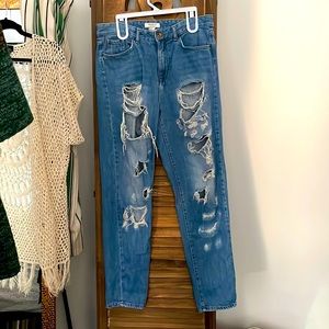 High-waist Forever 21 Super Factory Distressed Blue Jeans